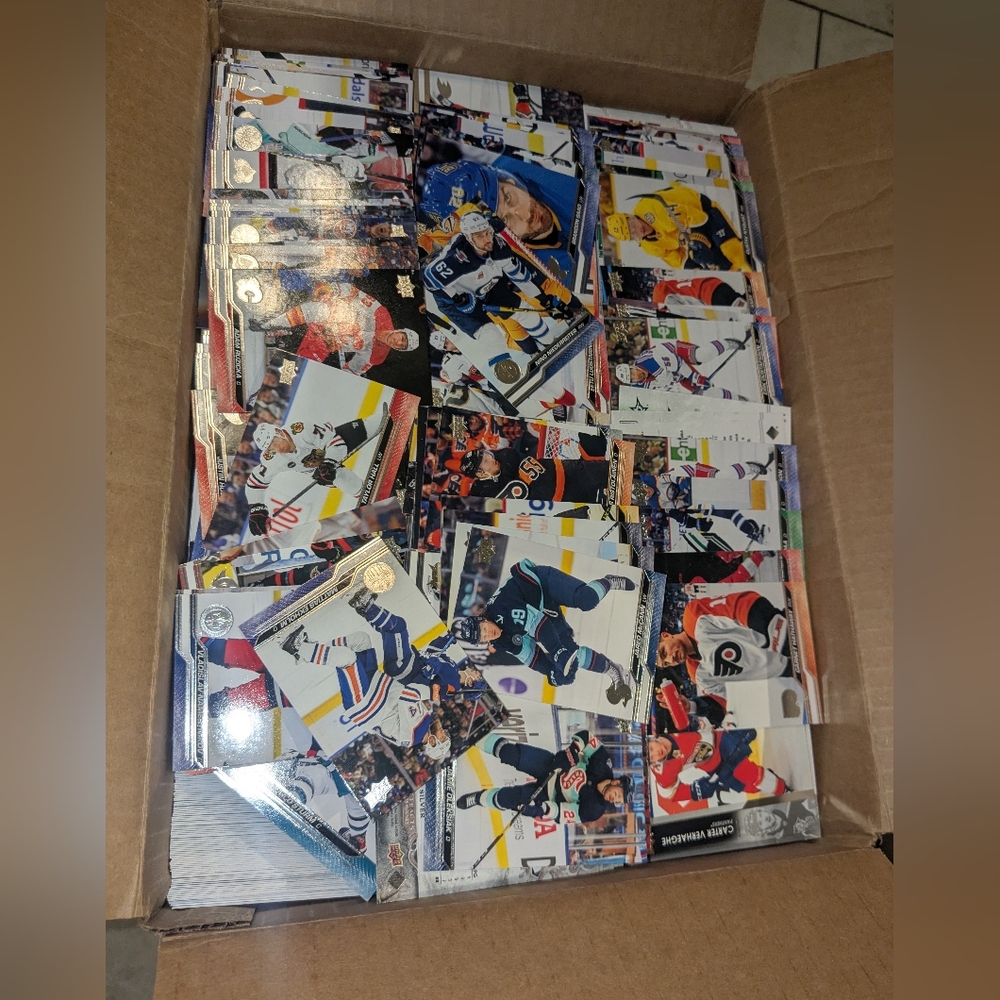 Hockey cards over 2000 cards mixed